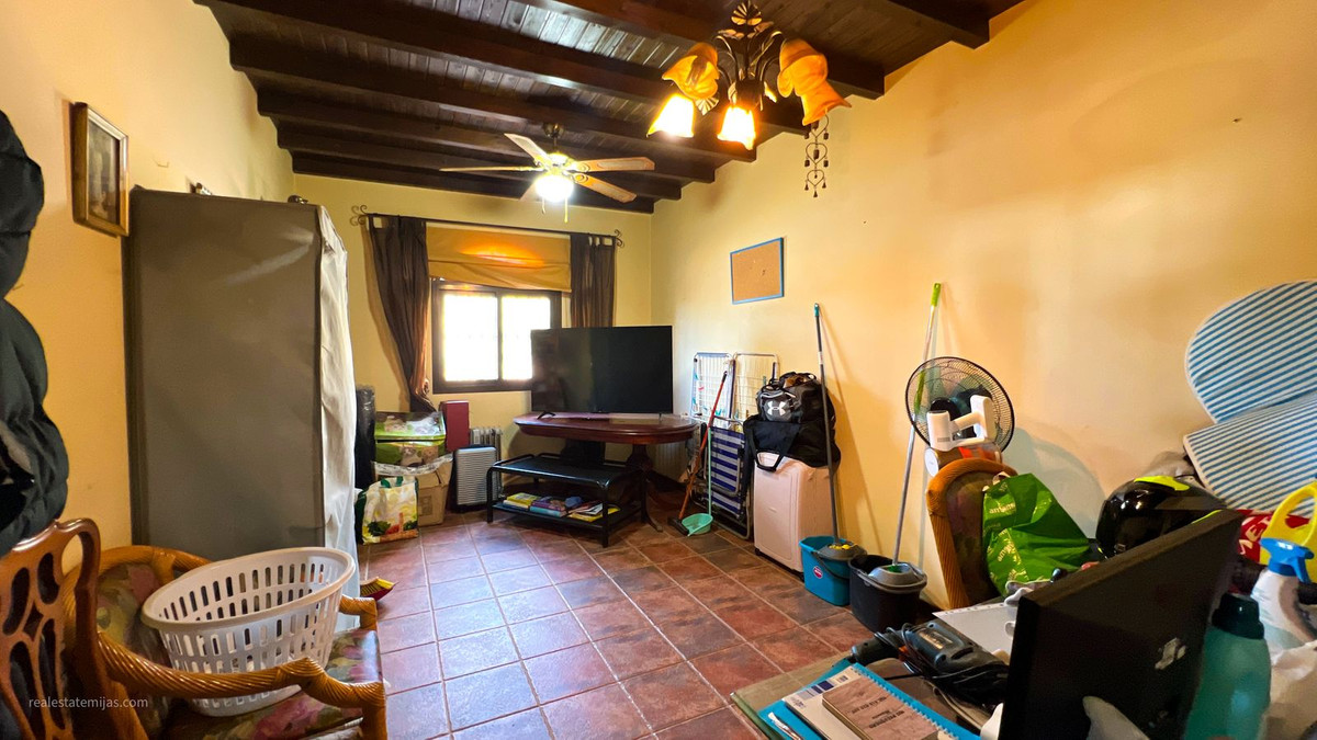 5 Bed Townhouse for sale in Valtocado Costa Del Sol, Málaga, Spain
