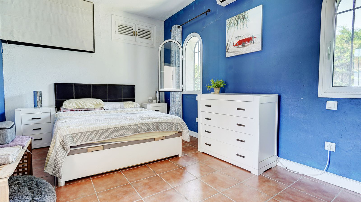 4 Bed Townhouse for sale in Sierrezuela Costa Del Sol, Málaga, Spain