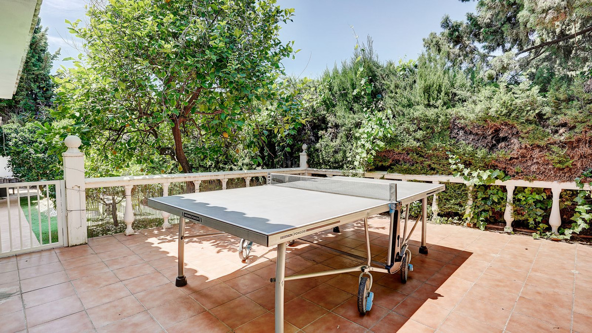 4 Bed Townhouse for sale in Sierrezuela Costa Del Sol, Málaga, Spain