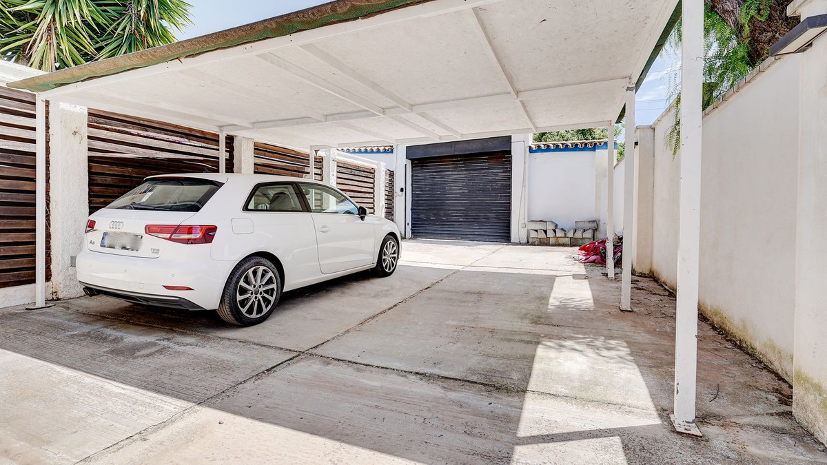 4 Bed Townhouse for sale in Sierrezuela Costa Del Sol, Málaga, Spain