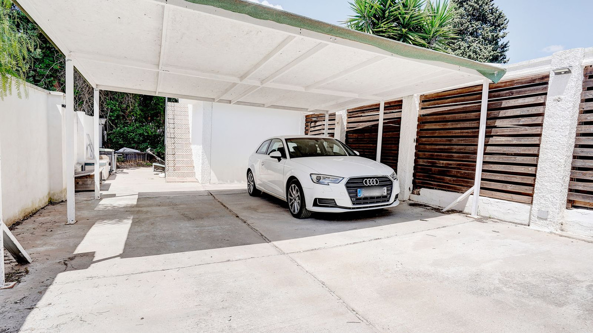 4 Bed Townhouse for sale in Sierrezuela Costa Del Sol, Málaga, Spain