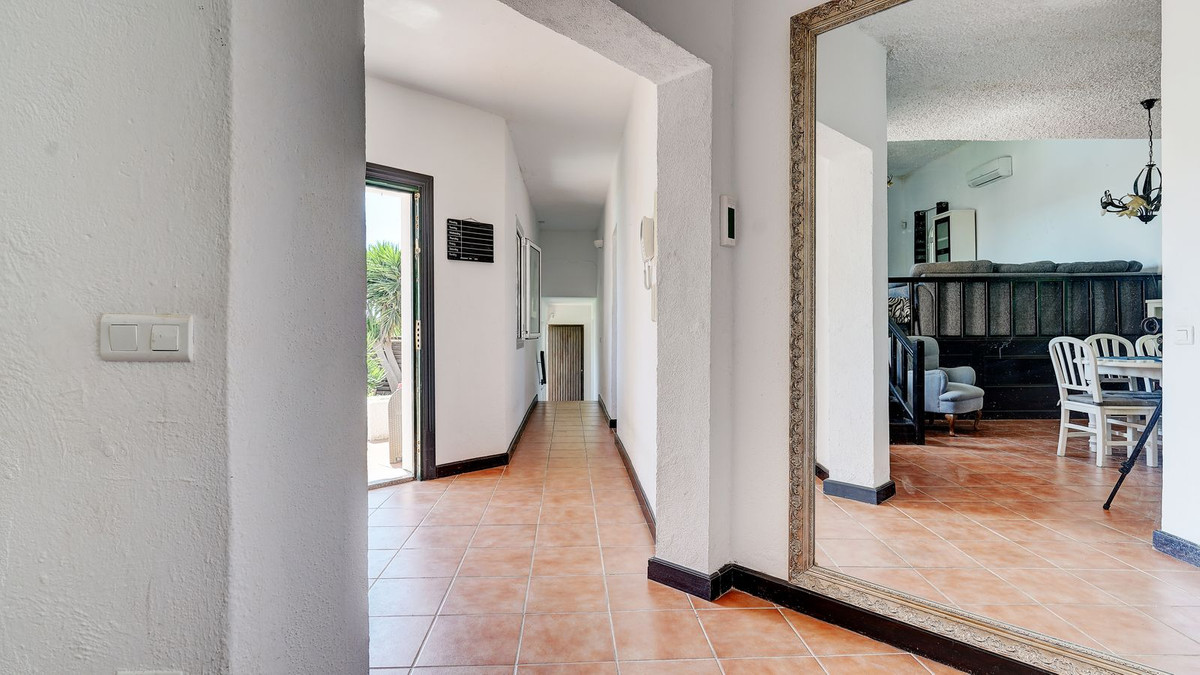4 Bed Townhouse for sale in Sierrezuela Costa Del Sol, Málaga, Spain