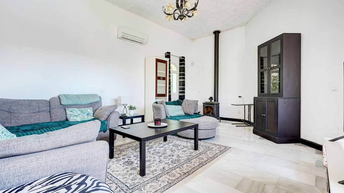 4 Bed Townhouse for sale in Sierrezuela Costa Del Sol, Málaga, Spain