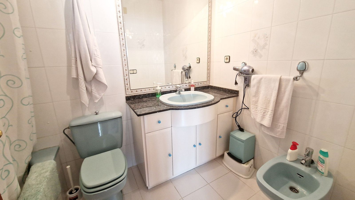 Se vende Pareada de 4 dormitorios en Costa Del Sol, Málaga, España