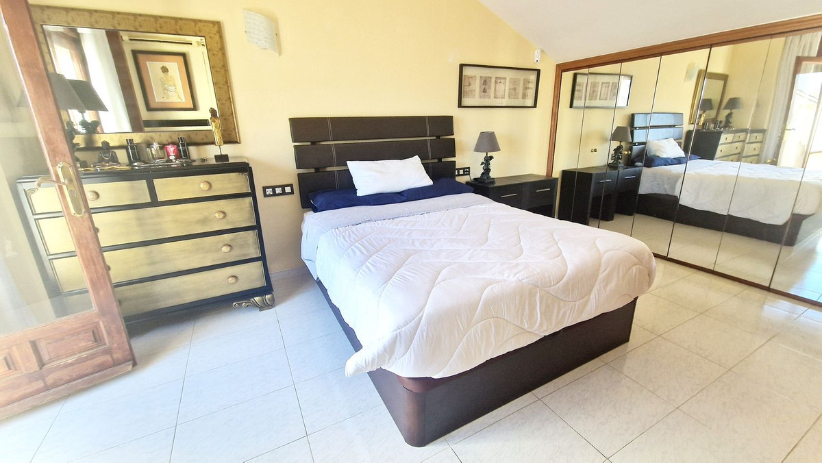 Se vende Pareada de 4 dormitorios en Costa Del Sol, Málaga, España