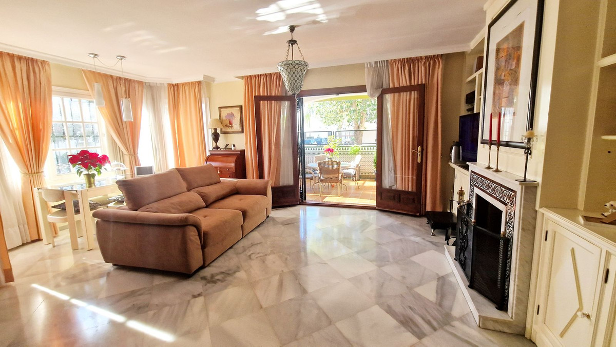 Se vende Pareada de 4 dormitorios en Costa Del Sol, Málaga, España
