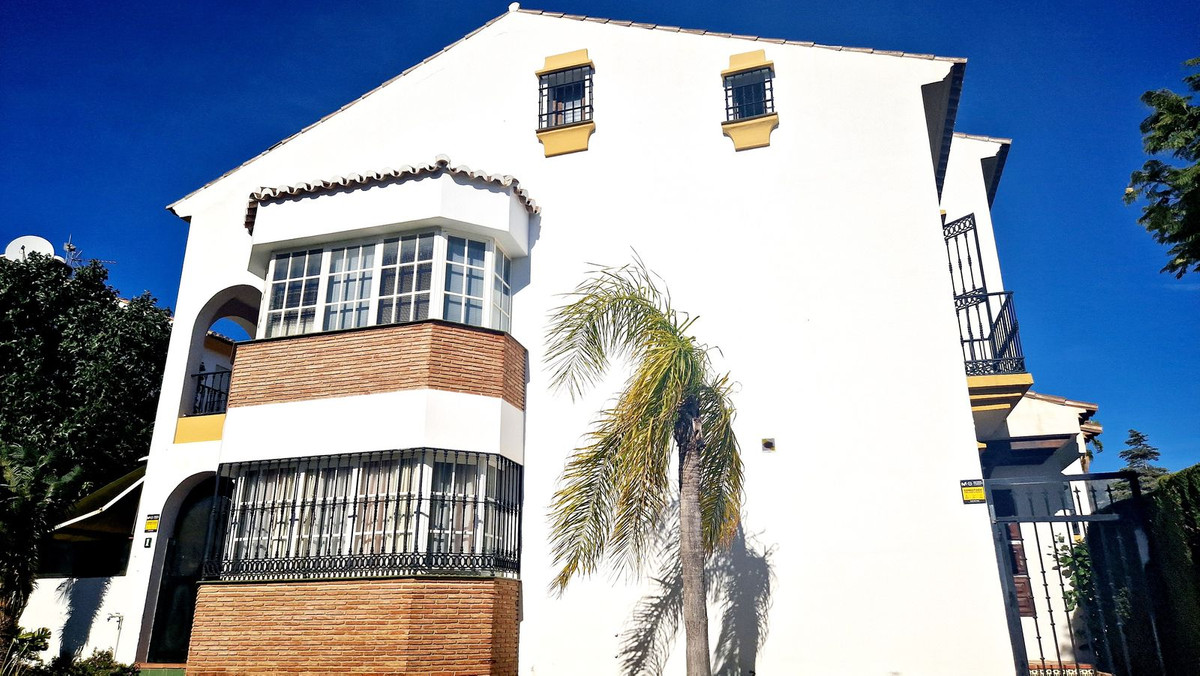 Se vende Pareada de 4 dormitorios en Costa Del Sol, Málaga, España