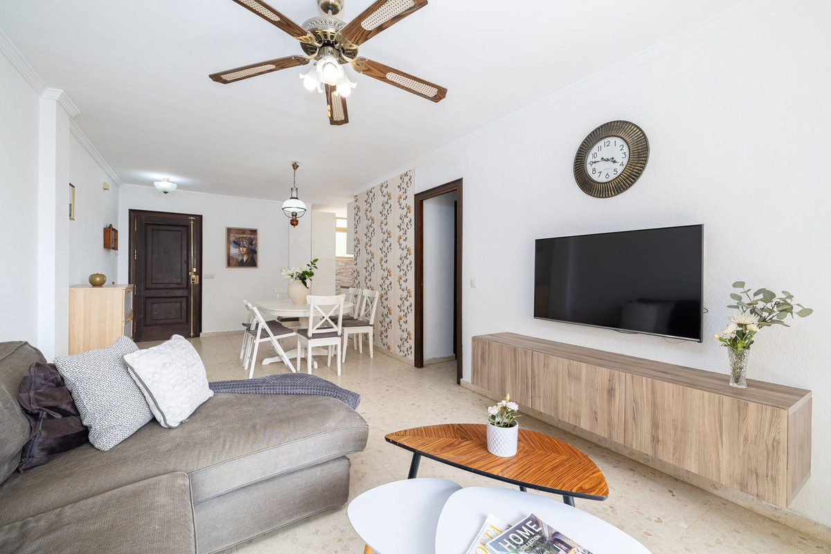 Se vende Apartamento Planta Media de 3 dormitorios en Costa Del Sol, Málaga, España