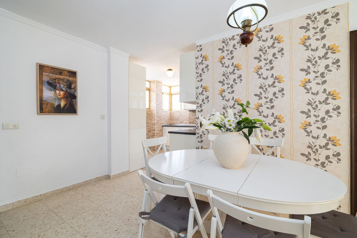Se vende Apartamento Planta Media de 3 dormitorios en Costa Del Sol, Málaga, España