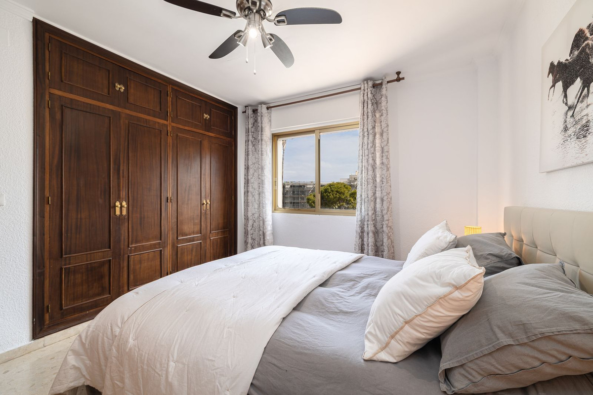 Se vende Apartamento Planta Media de 3 dormitorios en Costa Del Sol, Málaga, España