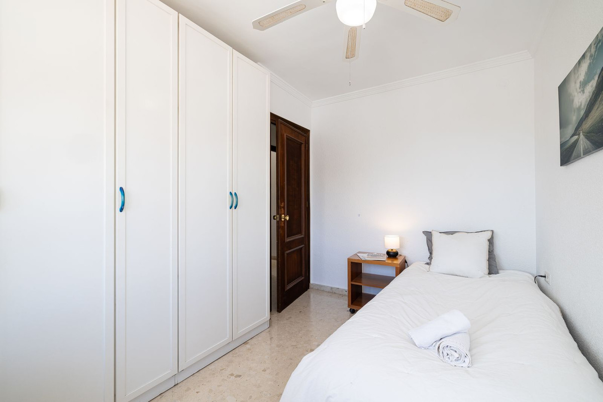Se vende Apartamento Planta Media de 3 dormitorios en Costa Del Sol, Málaga, España