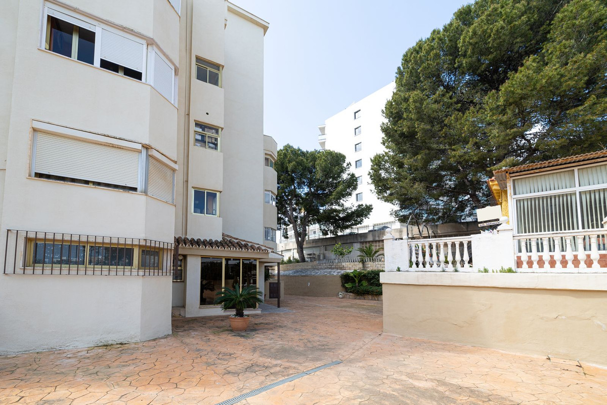 Se vende Apartamento Planta Media de 3 dormitorios en Costa Del Sol, Málaga, España