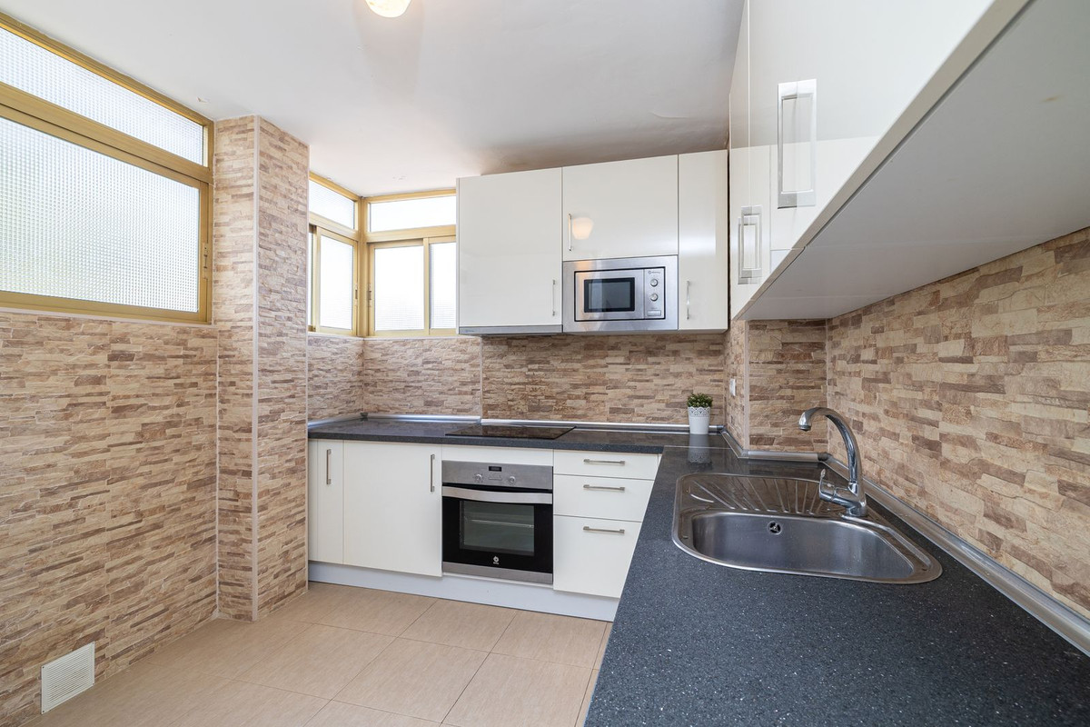 Se vende Apartamento Planta Media de 3 dormitorios en Costa Del Sol, Málaga, España