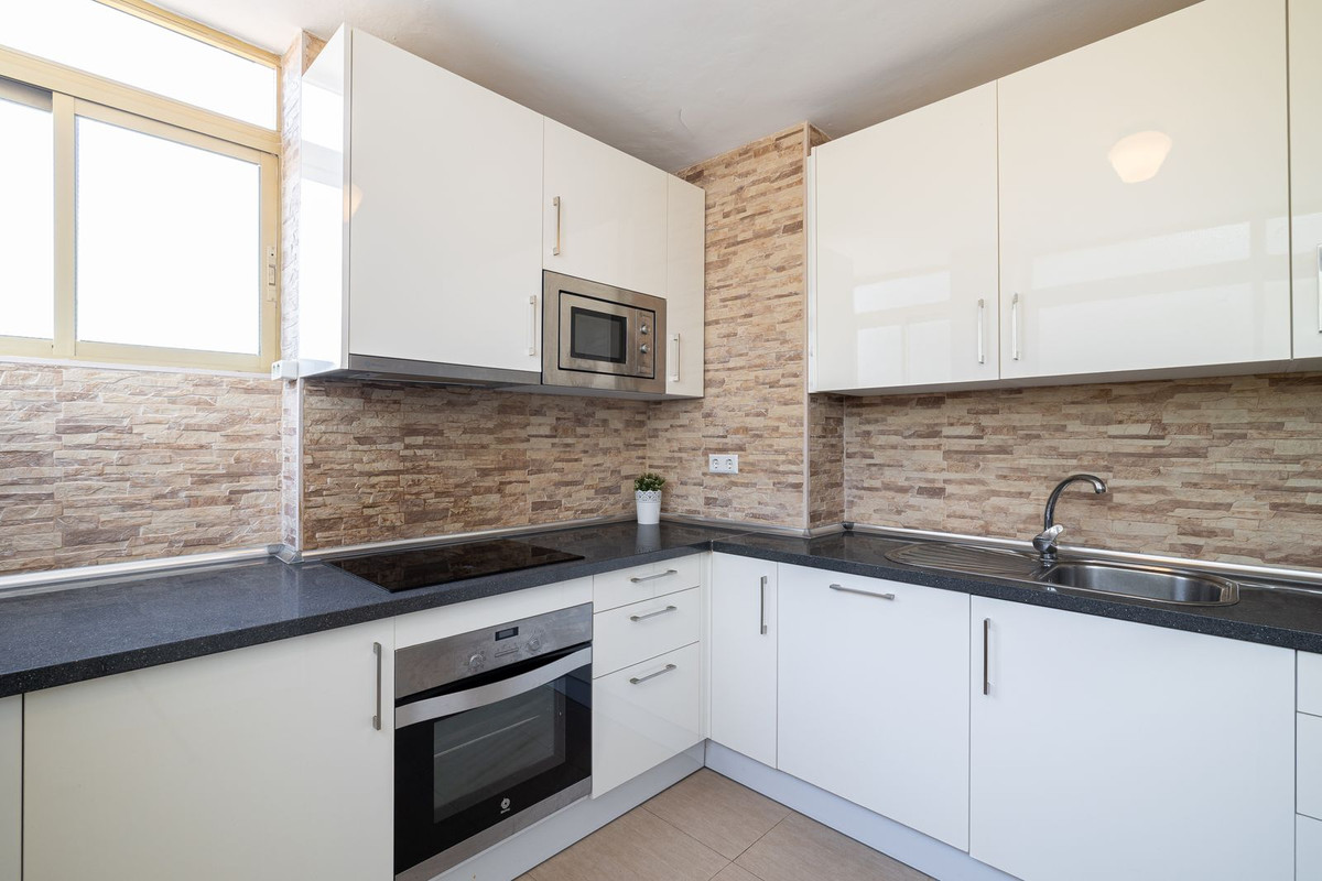 Se vende Apartamento Planta Media de 3 dormitorios en Costa Del Sol, Málaga, España