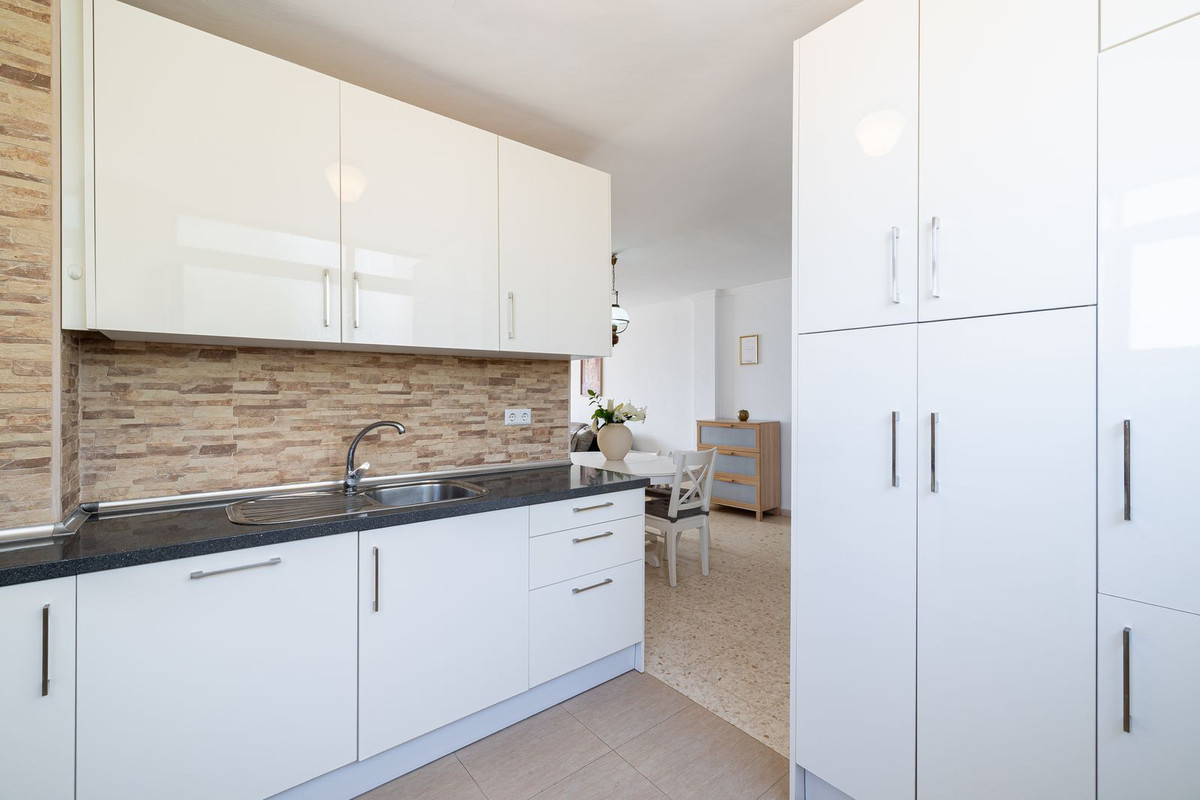 Se vende Apartamento Planta Media de 3 dormitorios en Costa Del Sol, Málaga, España