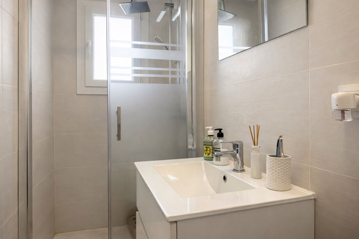 Se vende Pareada de 2 dormitorios en Costa Del Sol, Málaga, España