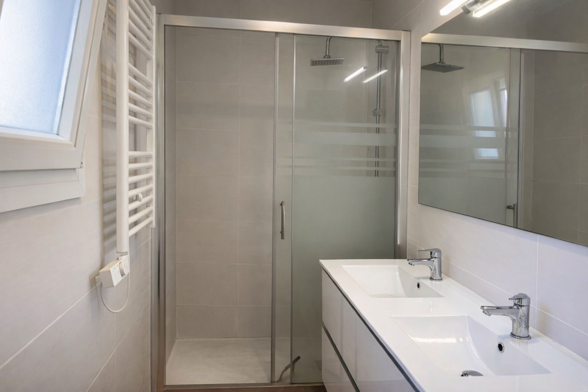 Se vende Pareada de 2 dormitorios en Costa Del Sol, Málaga, España