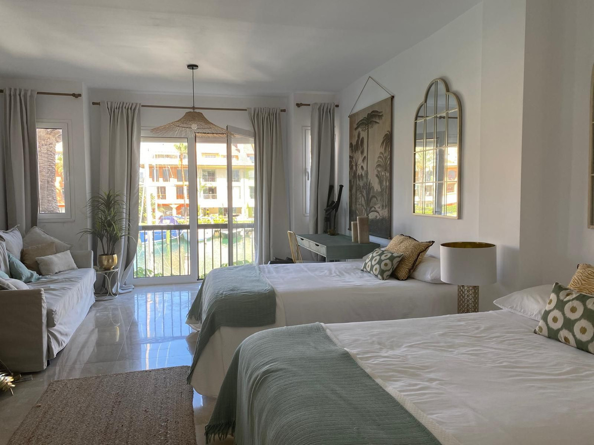 Se vende Dúplex de 4 dormitorios en Costa Del Sol, Cadiz, España
