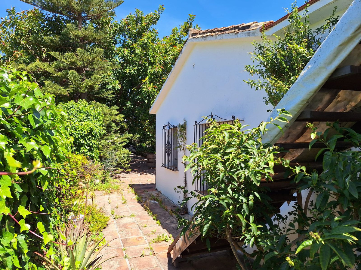 3 Bed Townhouse for sale in Estepona Costa Del Sol, Málaga, Spain
