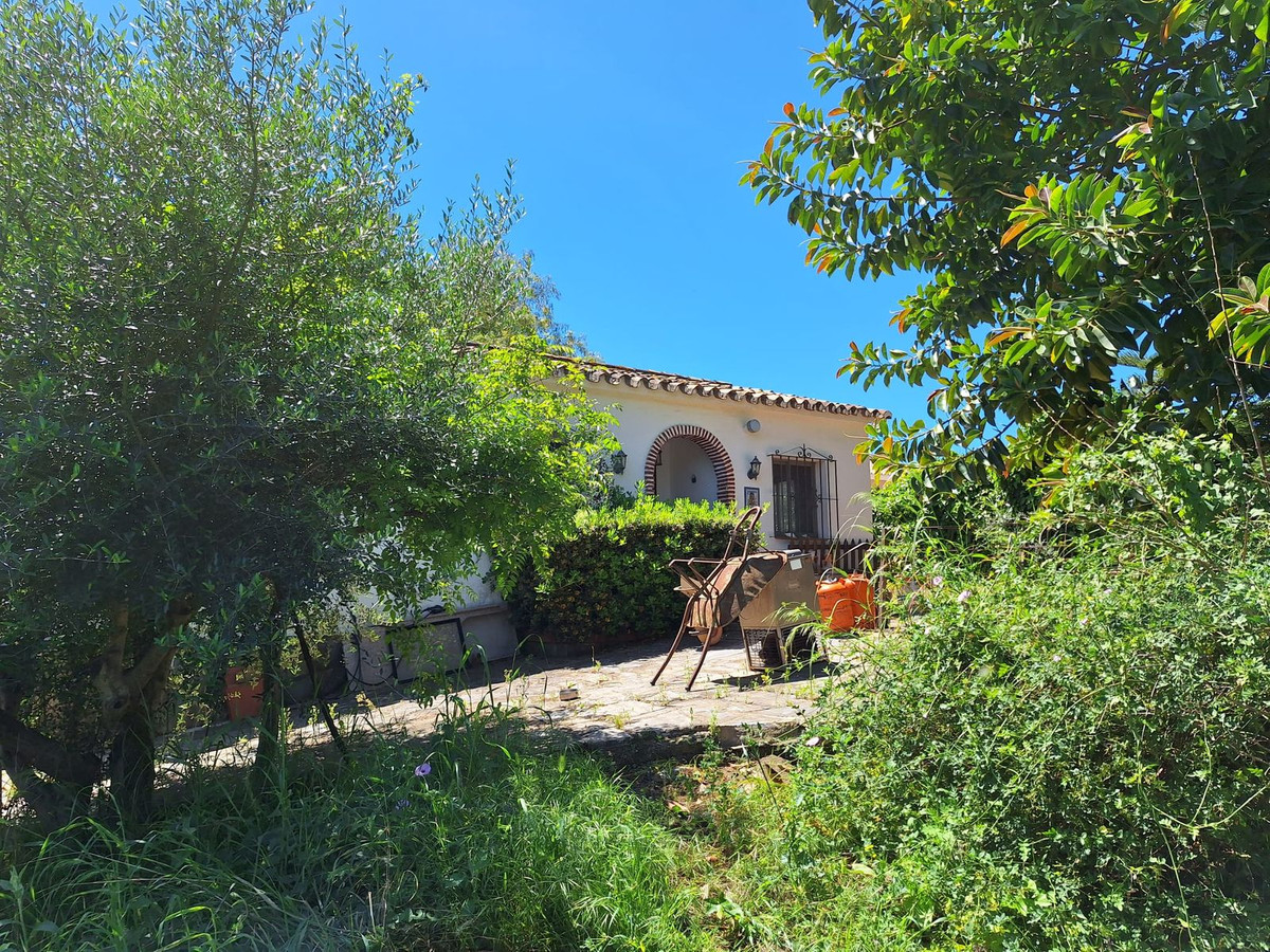 3 Bed Townhouse for sale in Estepona Costa Del Sol, Málaga, Spain