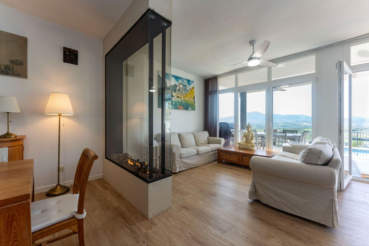 Se vende Villa - Chalet de 5 dormitorios en Costa Del Sol, Málaga, España
