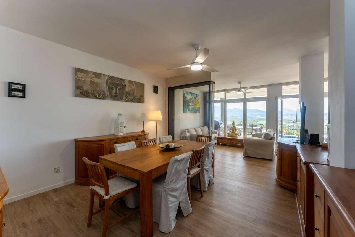 Se vende Villa - Chalet de 5 dormitorios en Costa Del Sol, Málaga, España
