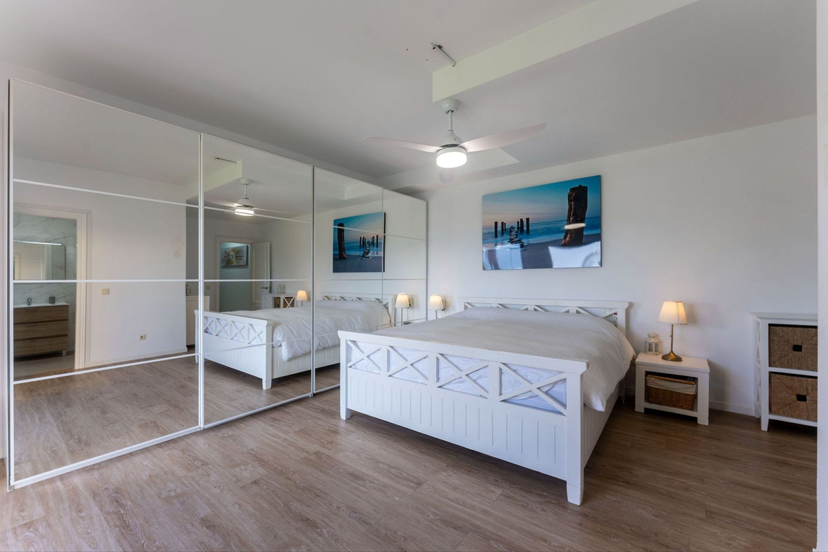 Se vende Villa - Chalet de 5 dormitorios en Costa Del Sol, Málaga, España