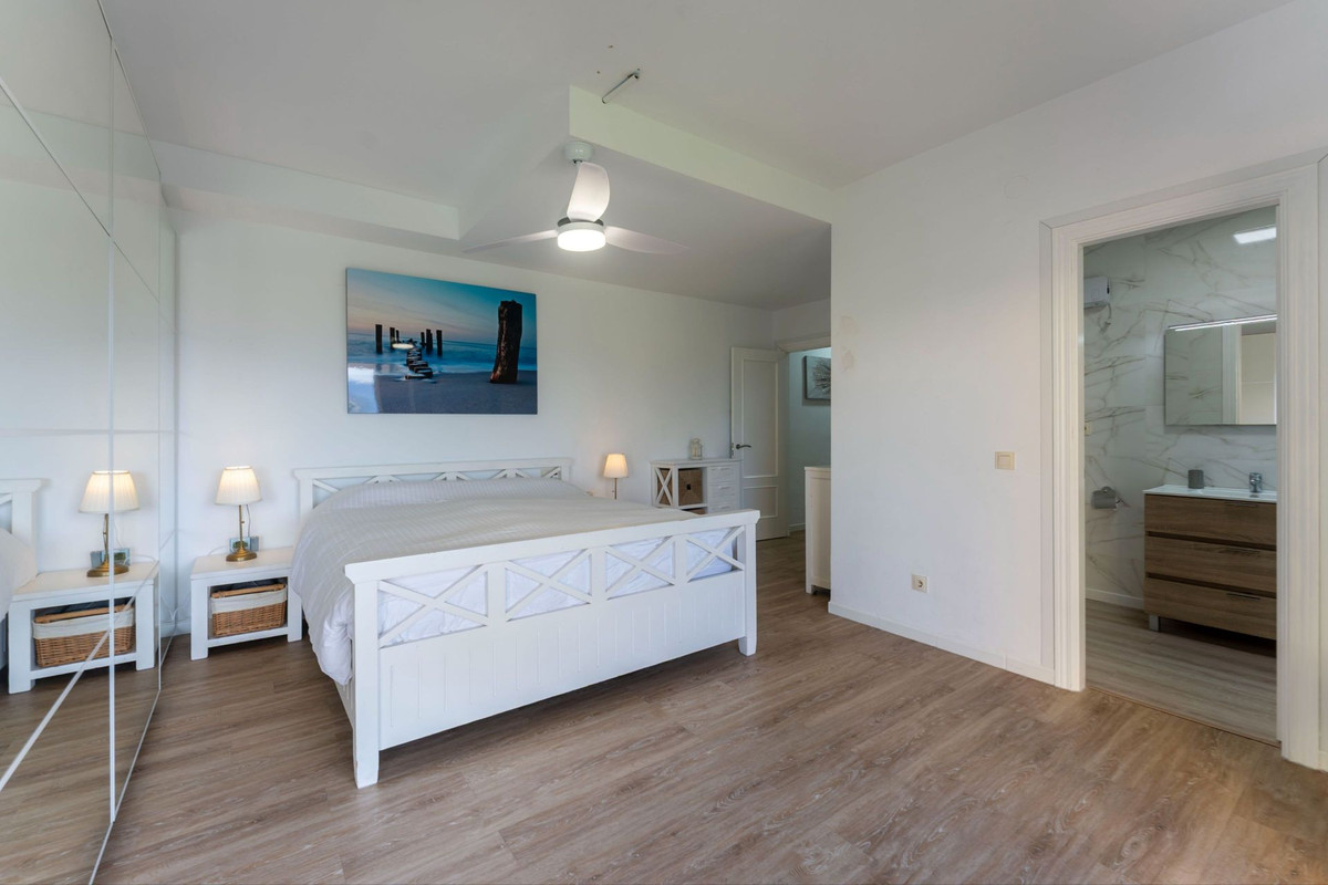 Se vende Villa - Chalet de 5 dormitorios en Costa Del Sol, Málaga, España