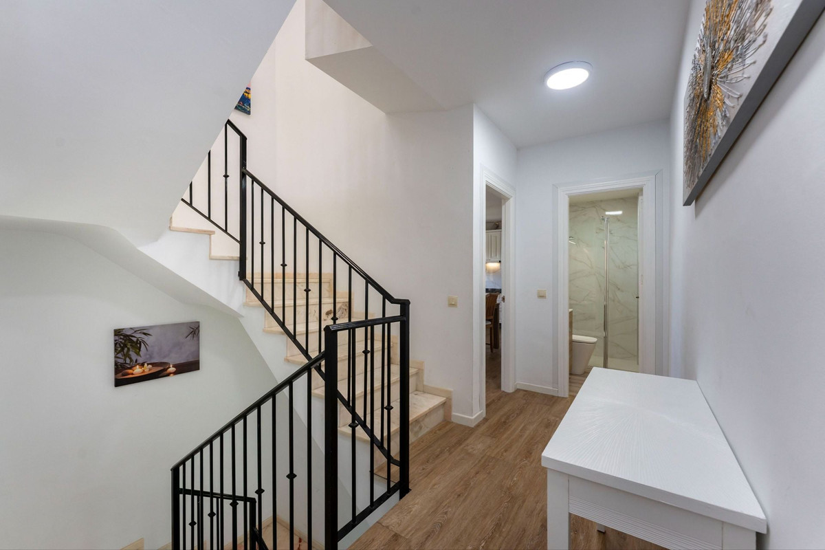 Se vende Villa - Chalet de 5 dormitorios en Costa Del Sol, Málaga, España