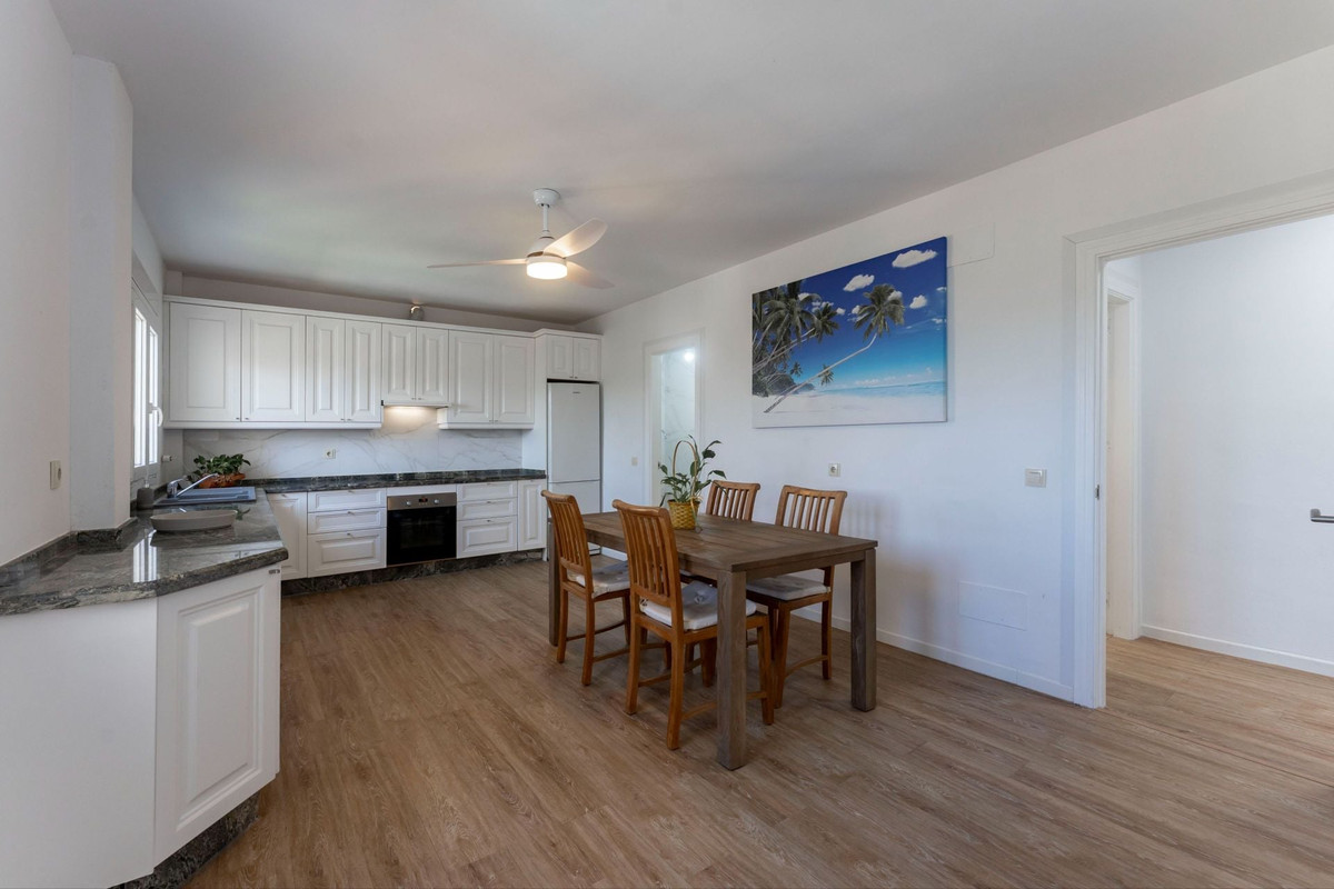 Se vende Villa - Chalet de 5 dormitorios en Costa Del Sol, Málaga, España
