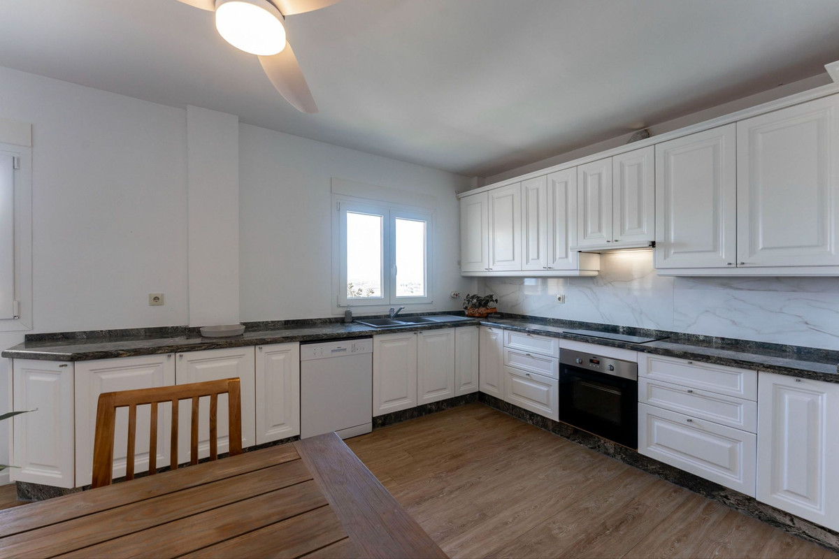 Se vende Villa - Chalet de 5 dormitorios en Costa Del Sol, Málaga, España