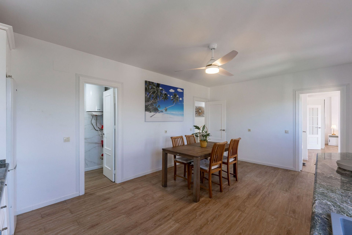 Se vende Villa - Chalet de 5 dormitorios en Costa Del Sol, Málaga, España