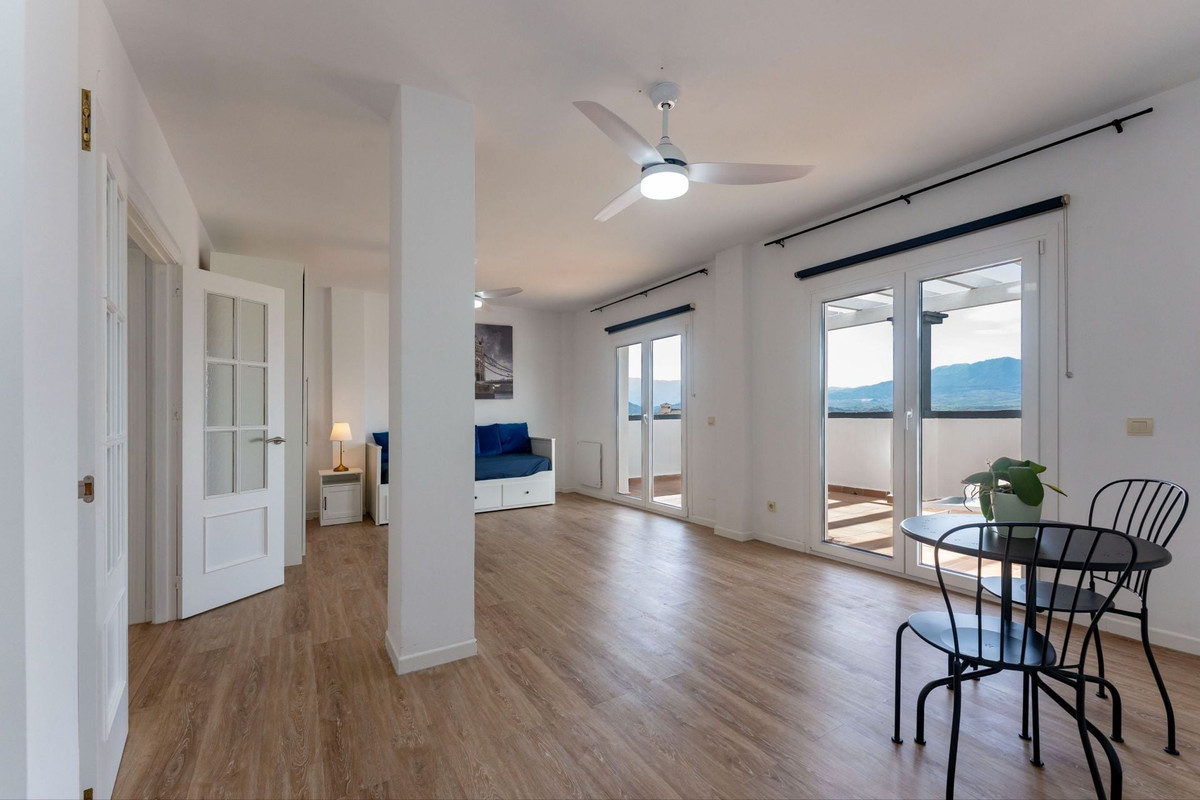 Se vende Villa - Chalet de 5 dormitorios en Costa Del Sol, Málaga, España