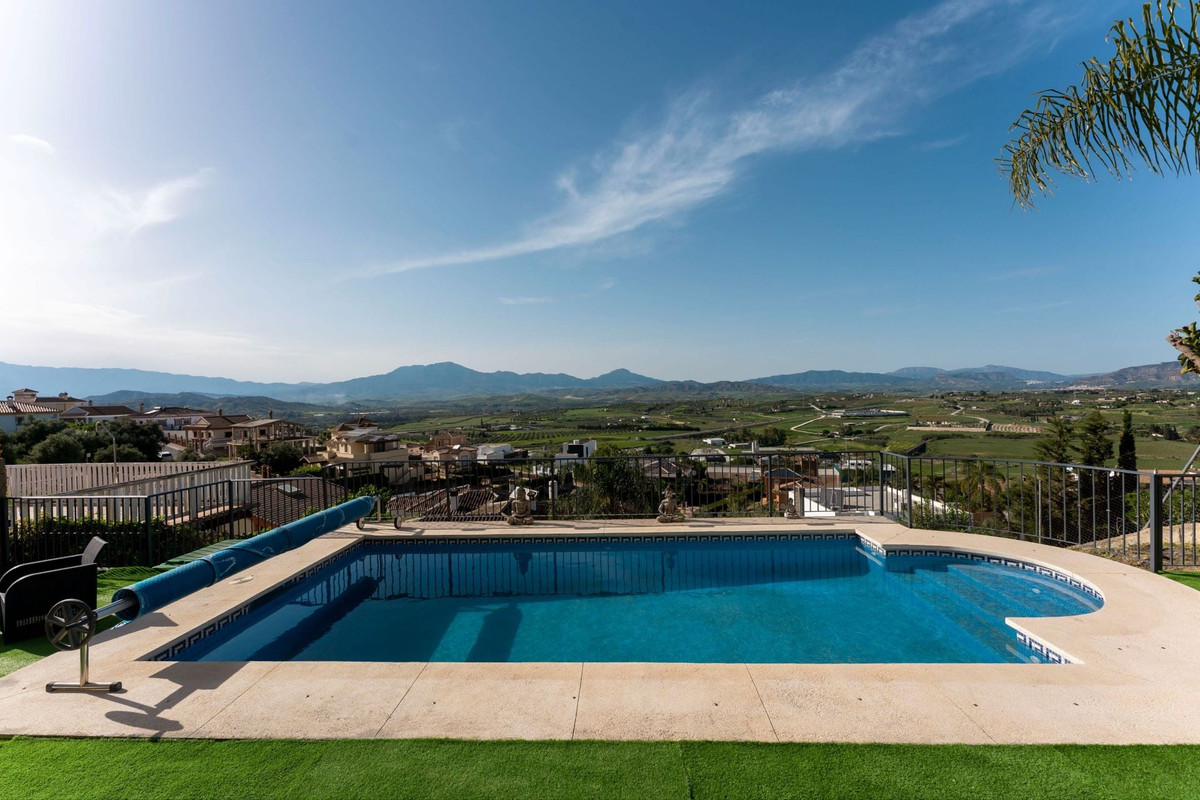 Se vende Villa - Chalet de 5 dormitorios en Costa Del Sol, Málaga, España