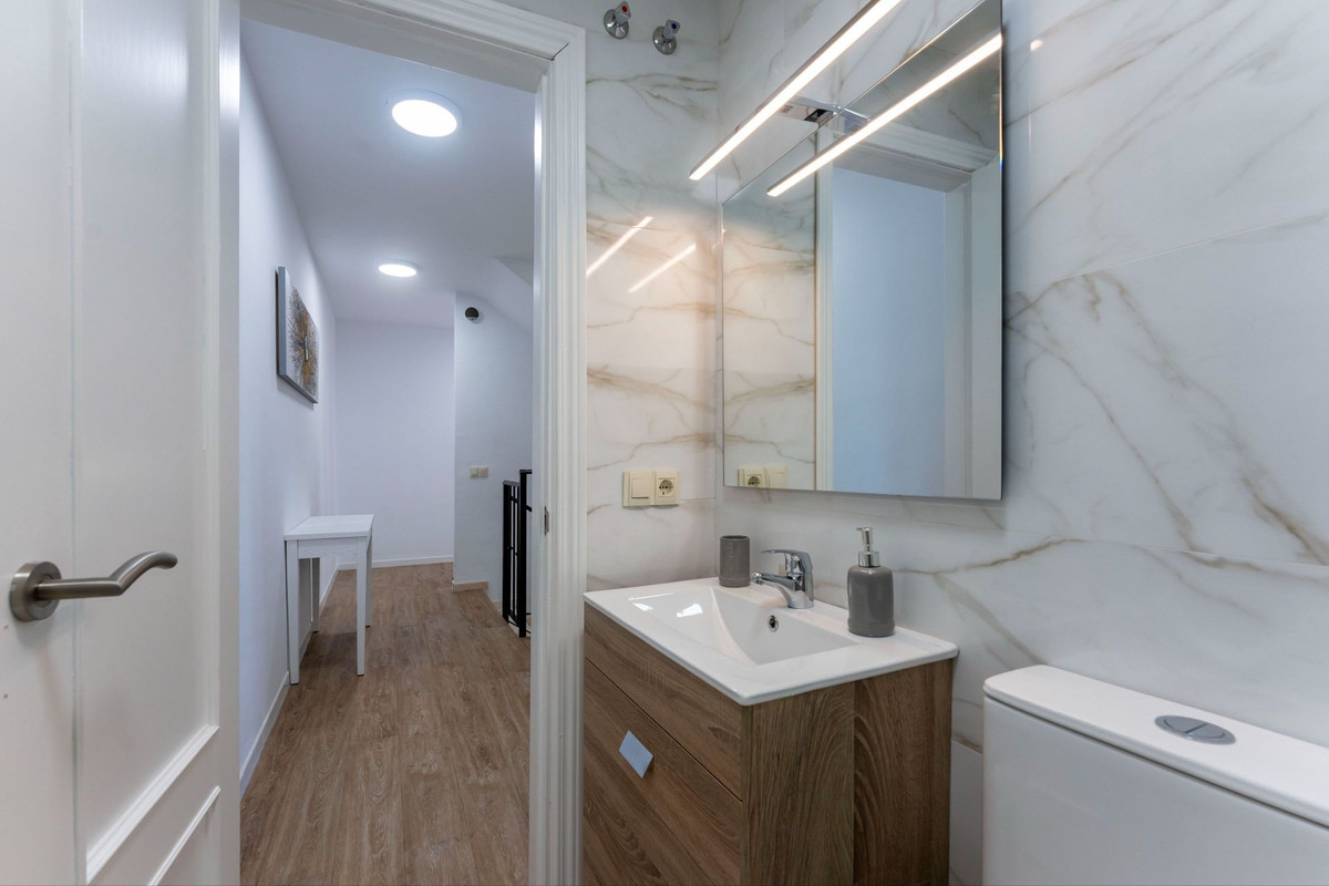 Se vende Villa - Chalet de 5 dormitorios en Costa Del Sol, Málaga, España