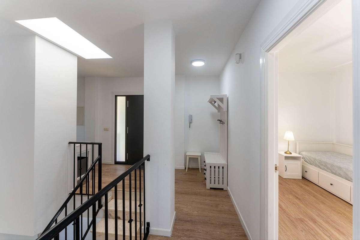 Se vende Villa - Chalet de 5 dormitorios en Costa Del Sol, Málaga, España