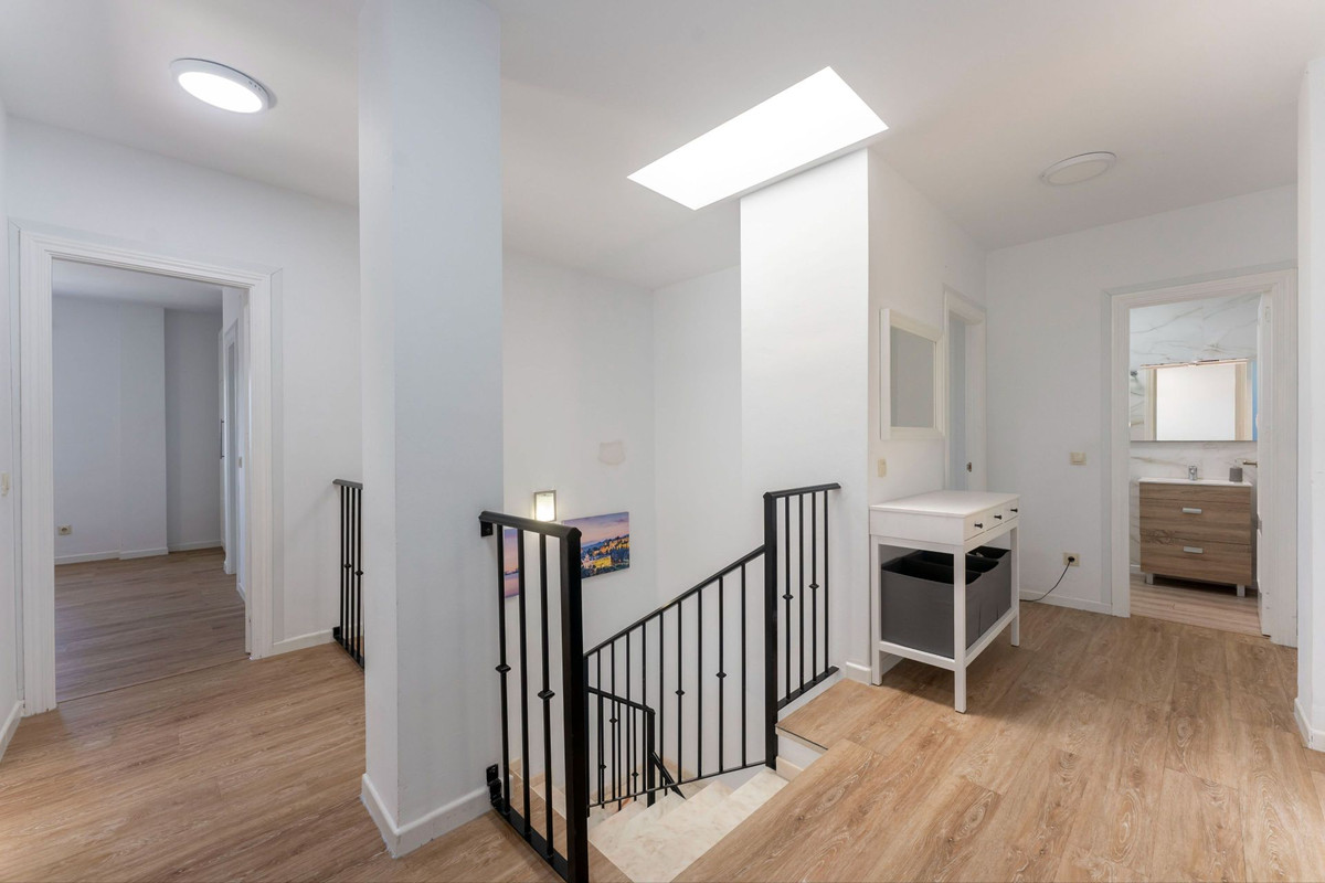 Se vende Villa - Chalet de 5 dormitorios en Costa Del Sol, Málaga, España