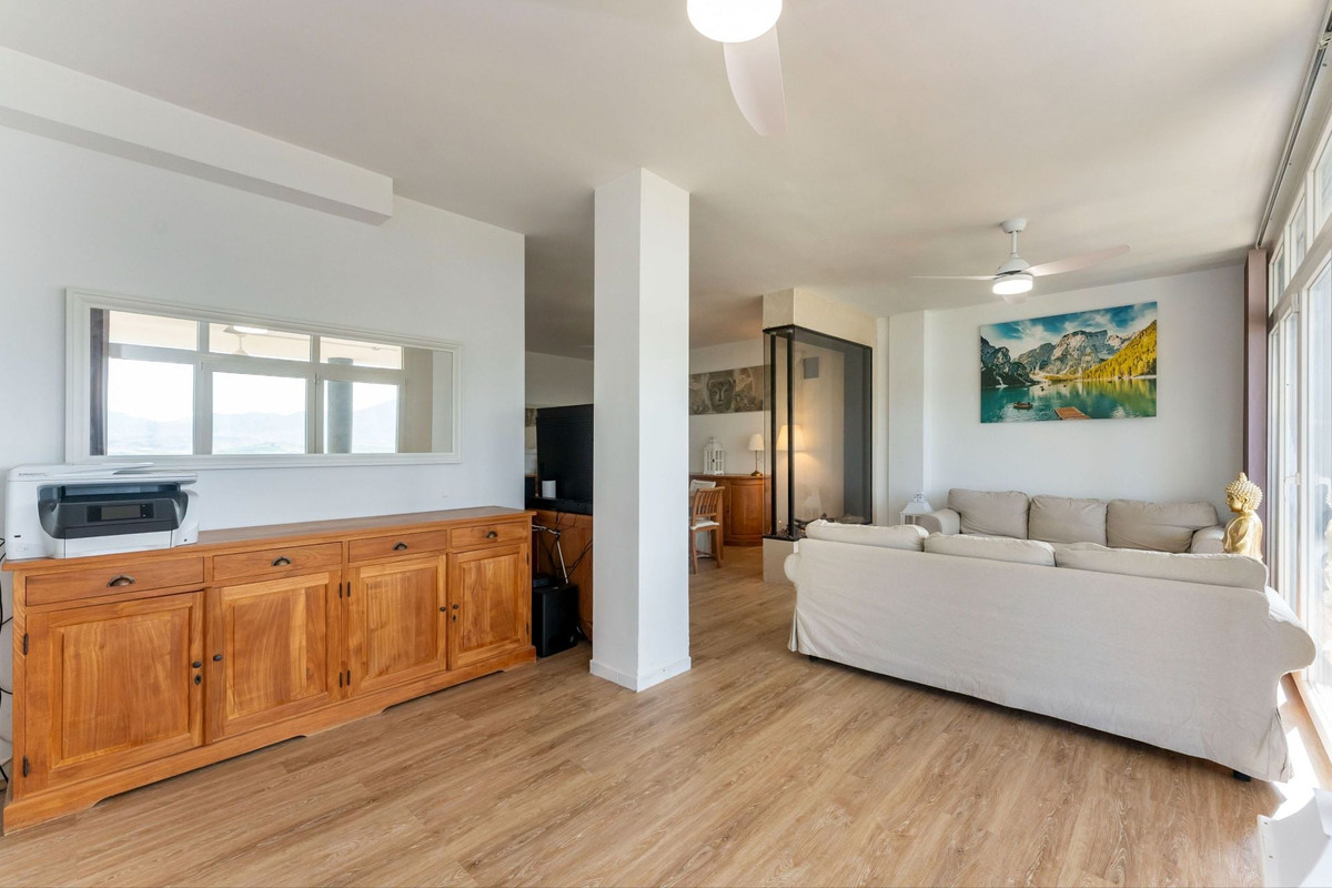 Se vende Villa - Chalet de 5 dormitorios en Costa Del Sol, Málaga, España