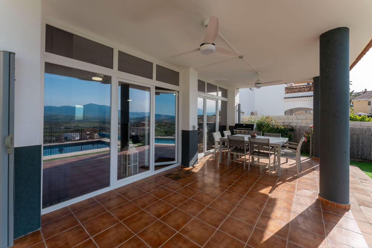 Se vende Villa - Chalet de 5 dormitorios en Costa Del Sol, Málaga, España