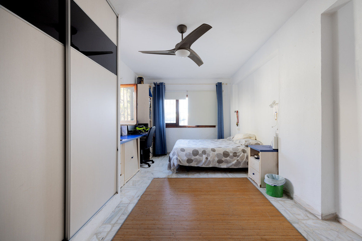 Se vende Villa - Chalet de 4 dormitorios en Costa Del Sol, Cadiz, España