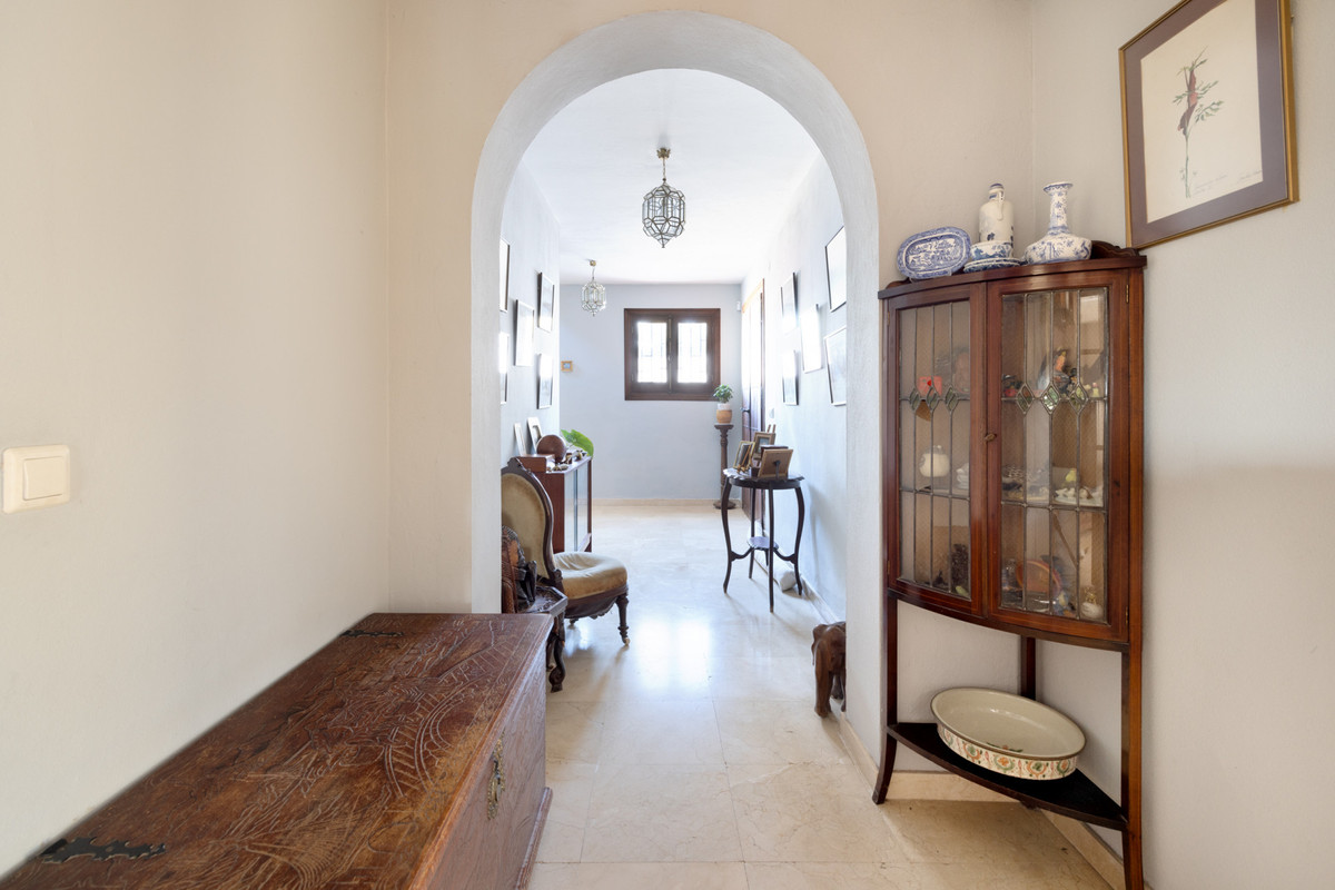 Se vende Villa - Chalet de 4 dormitorios en Costa Del Sol, Cadiz, España