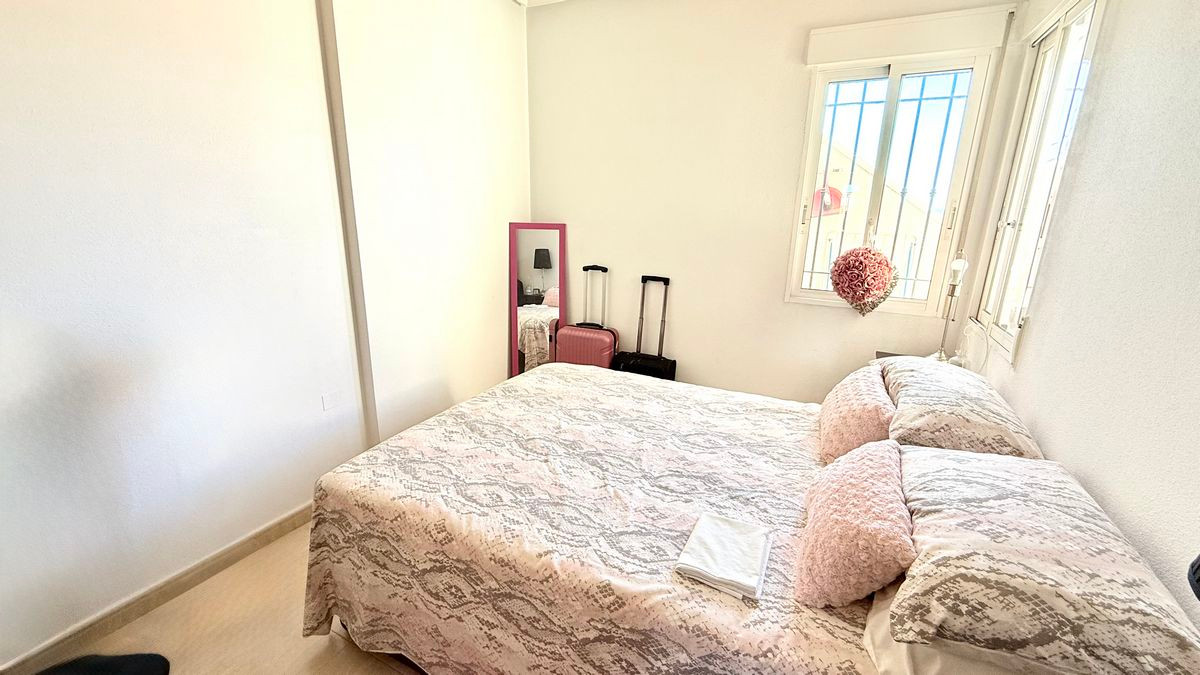 Se vende Apartamento en Planta Última de 2 dormitorios en Costa Blanca, Alicante, España