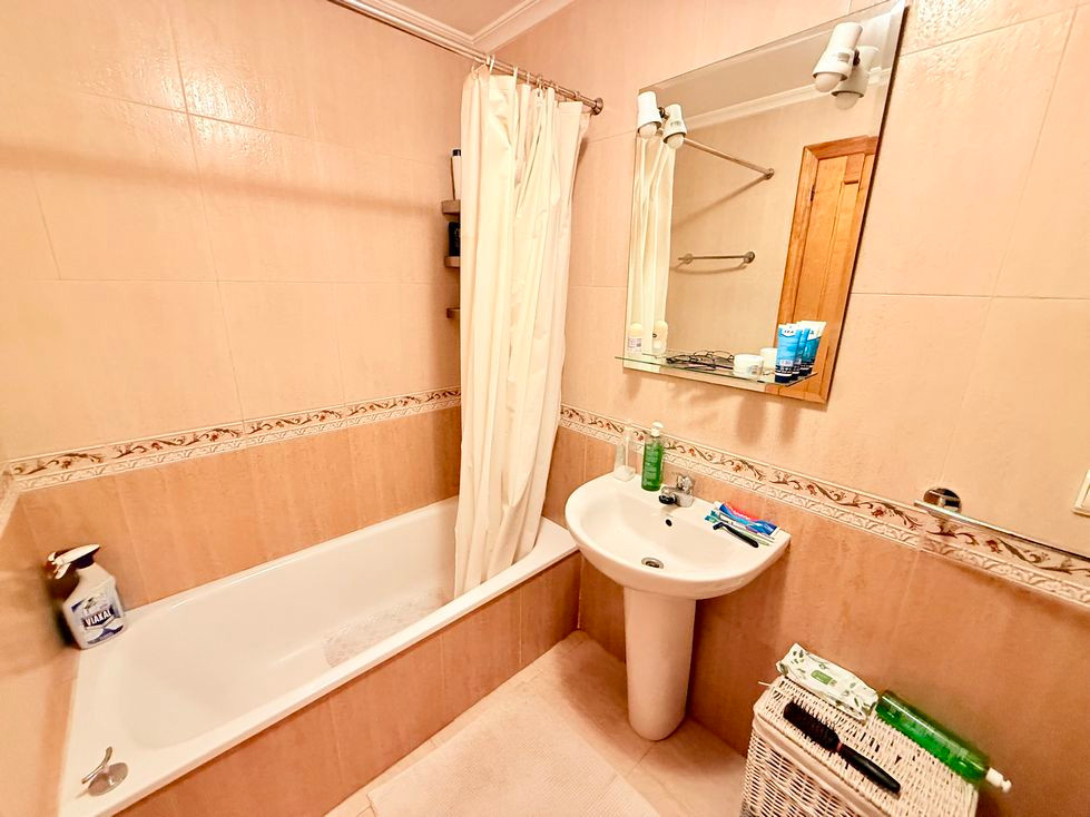 Se vende Apartamento en Planta Última de 2 dormitorios en Costa Blanca, Alicante, España