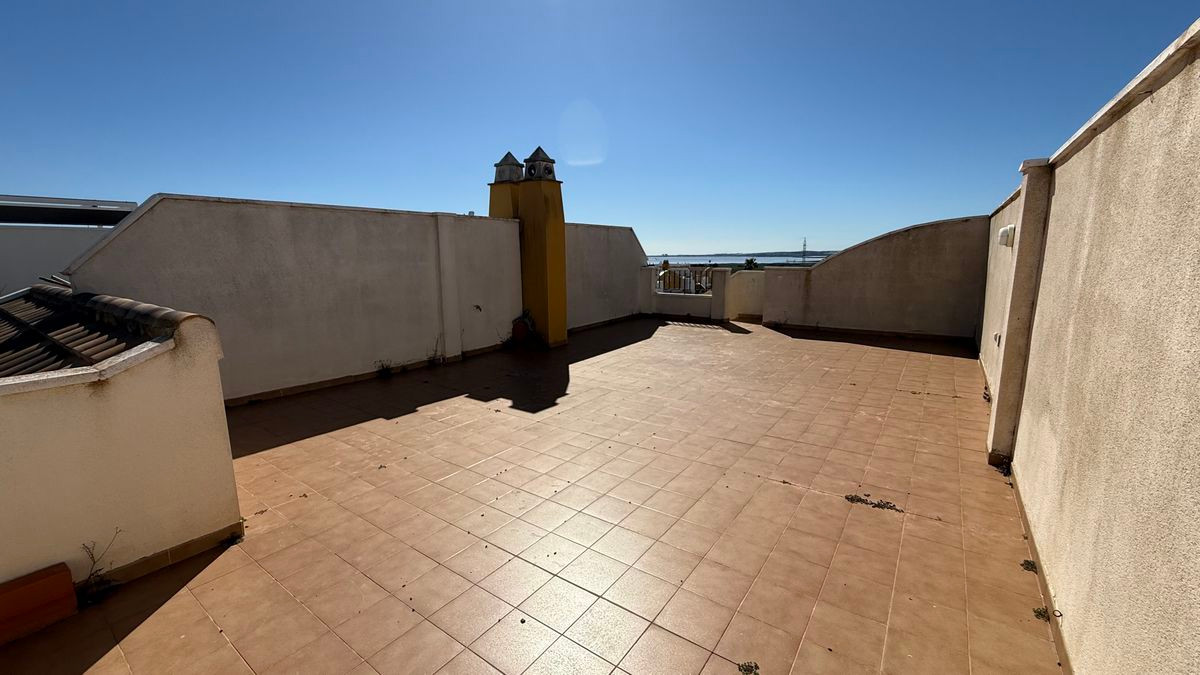 Se vende Apartamento en Planta Última de 2 dormitorios en Costa Blanca, Alicante, España