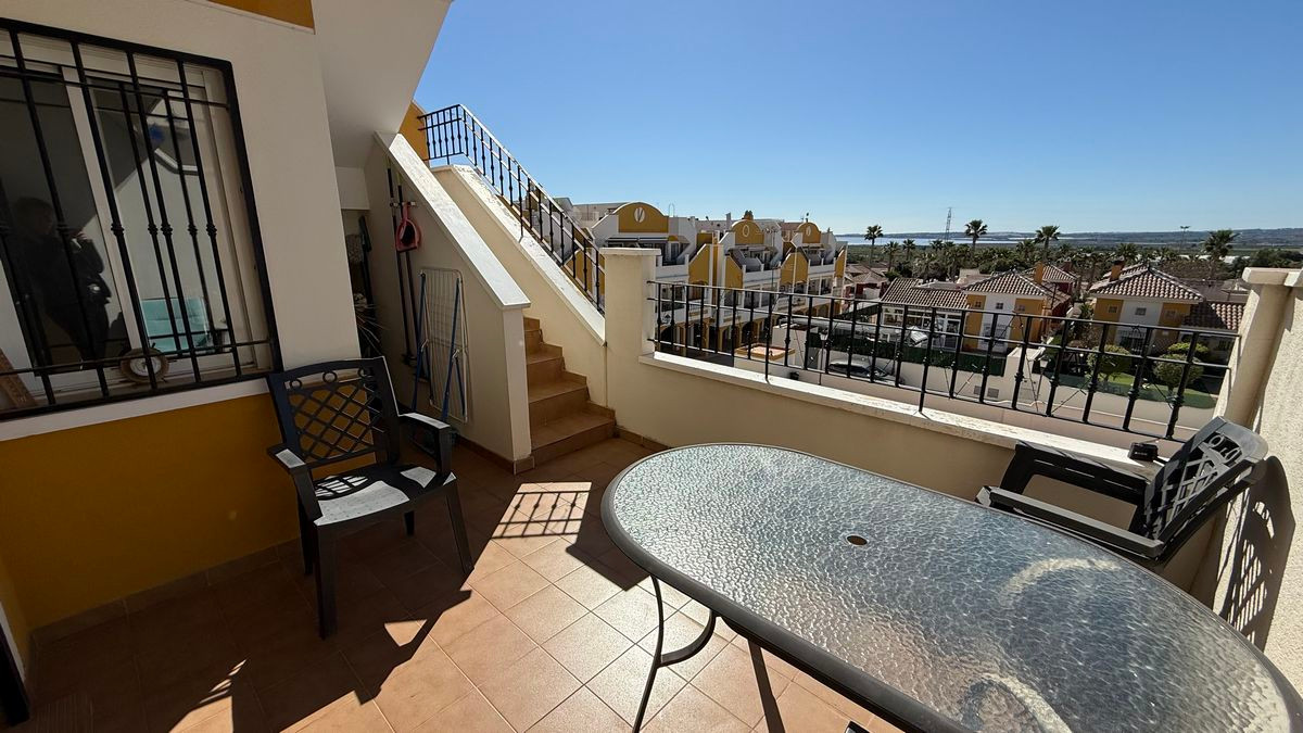 Se vende Apartamento en Planta Última de 2 dormitorios en Costa Blanca, Alicante, España