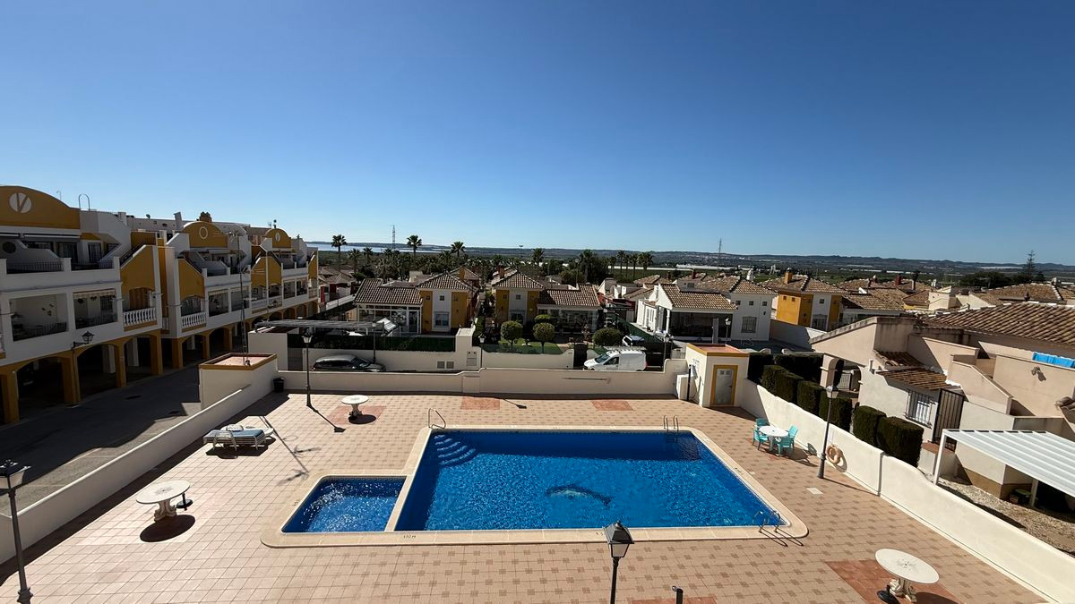 Se vende Apartamento en Planta Última de 2 dormitorios en Costa Blanca, Alicante, España