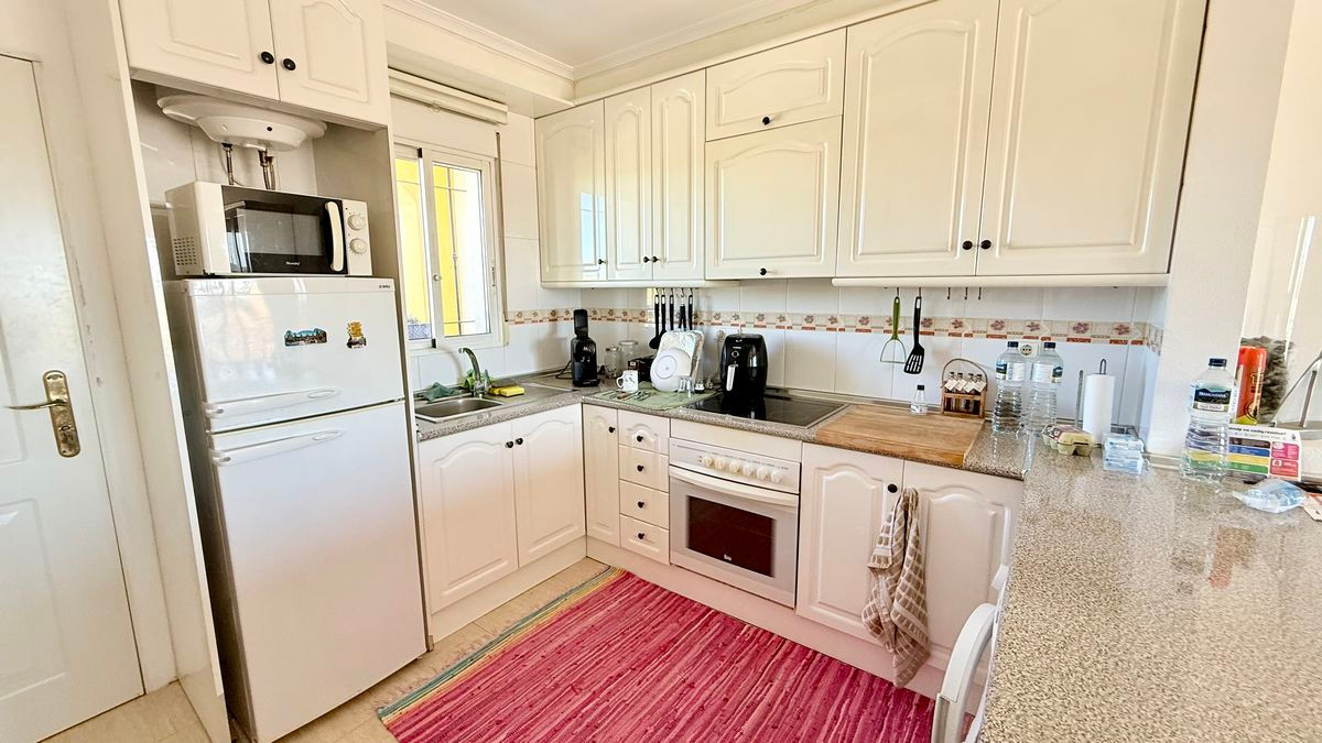 Se vende Apartamento en Planta Última de 2 dormitorios en Costa Blanca, Alicante, España