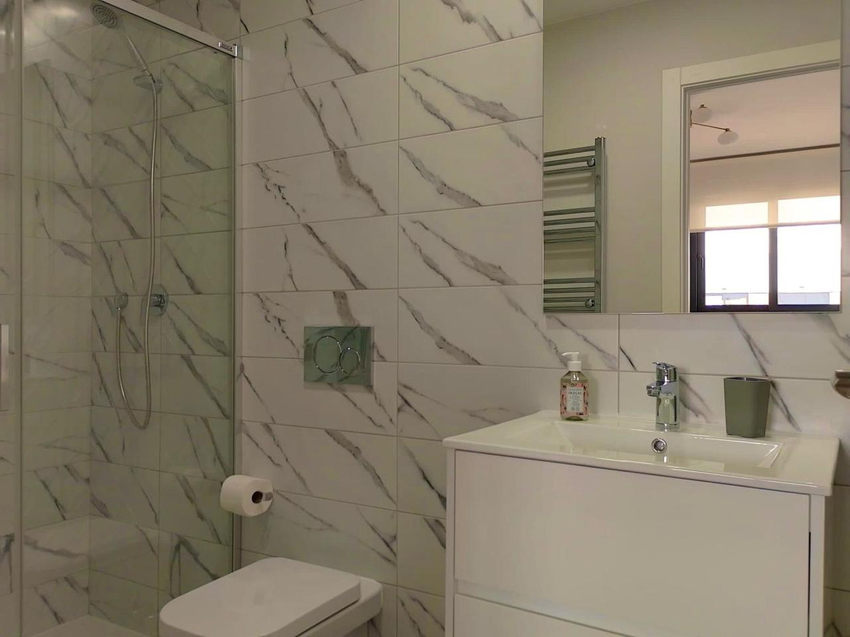 Se vende Apartamento Planta Media de 2 dormitorios en Costa Blanca, Alicante, España