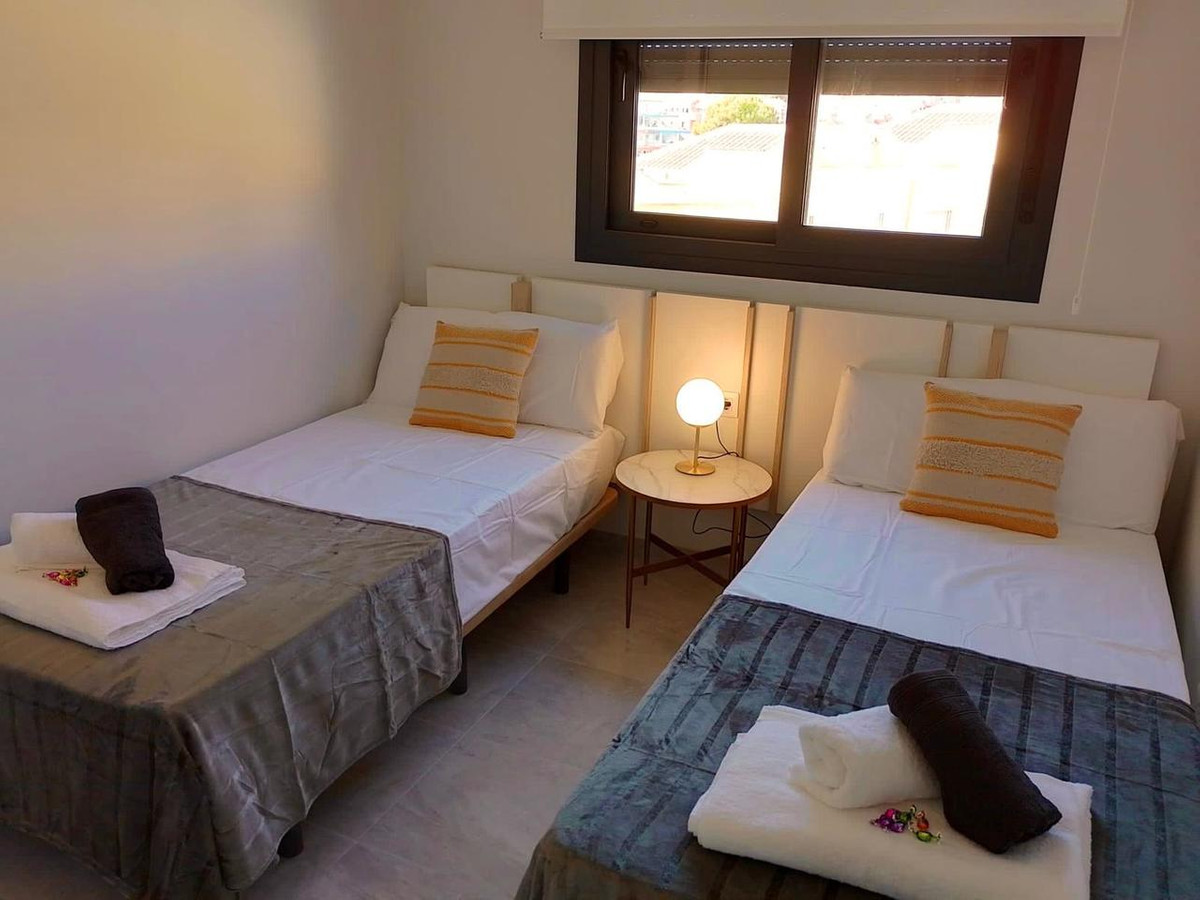 Se vende Apartamento Planta Media de 2 dormitorios en Costa Blanca, Alicante, España