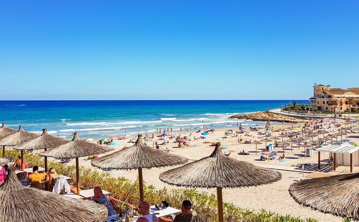 Se vende Apartamento Planta Media de 2 dormitorios en Costa Blanca, Alicante, España